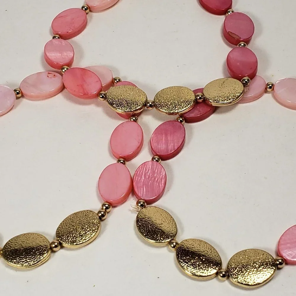 Set of 3 Textured Gold Tone Pink Shell Beaded Stretch Bracelets Stylish Jewelry